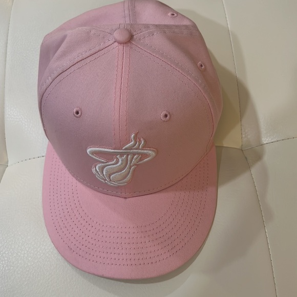 Pink hat - Picture 4 of 4